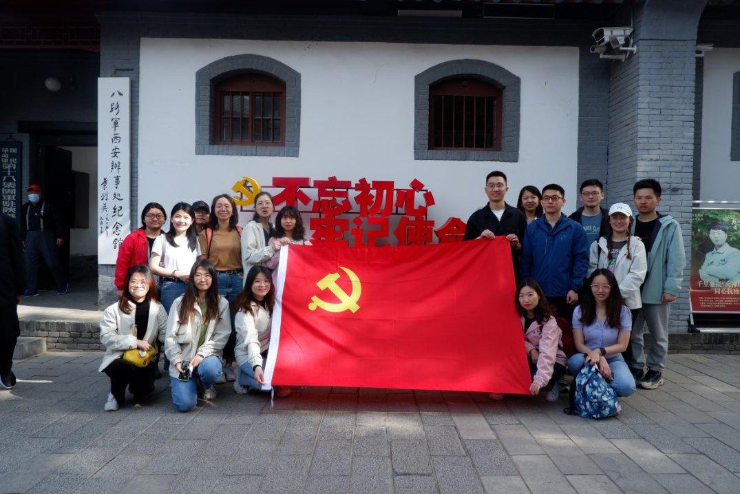 鸿星尔克线上线下商品一样么？游戏画面